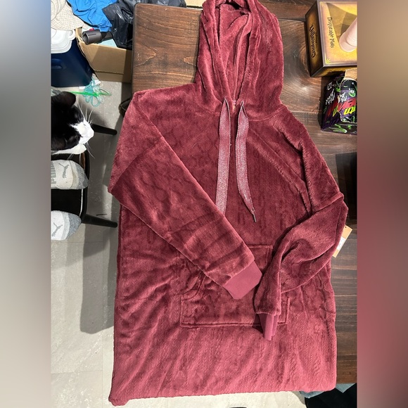 Denver Hayes hooded fuzzy sweater - Picture 2 of 5